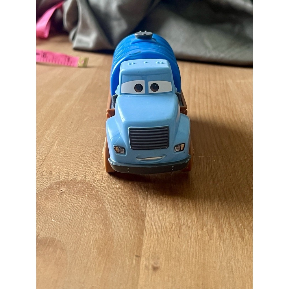 Disney/ Pixar Cars 3 Mr. Drippy Crazy 8 Crashers Blue Water Tank 6". 2016 Rare